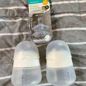 2 - 5oz Nanobebe bottles and extra medium flow nipples